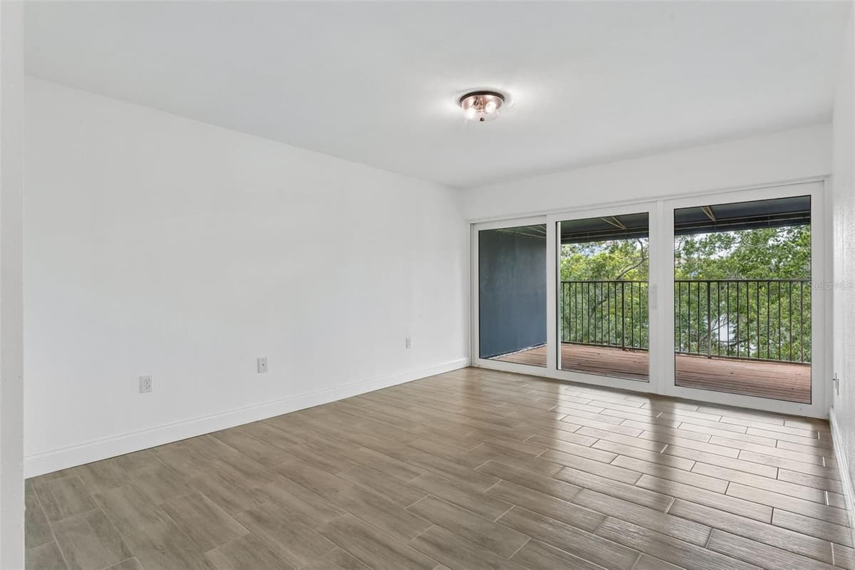 1100 DELANEY AVENUE — photo 18 of 52