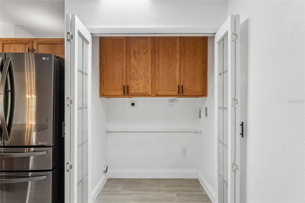 1100 DELANEY AVENUE — photo 17 of 52