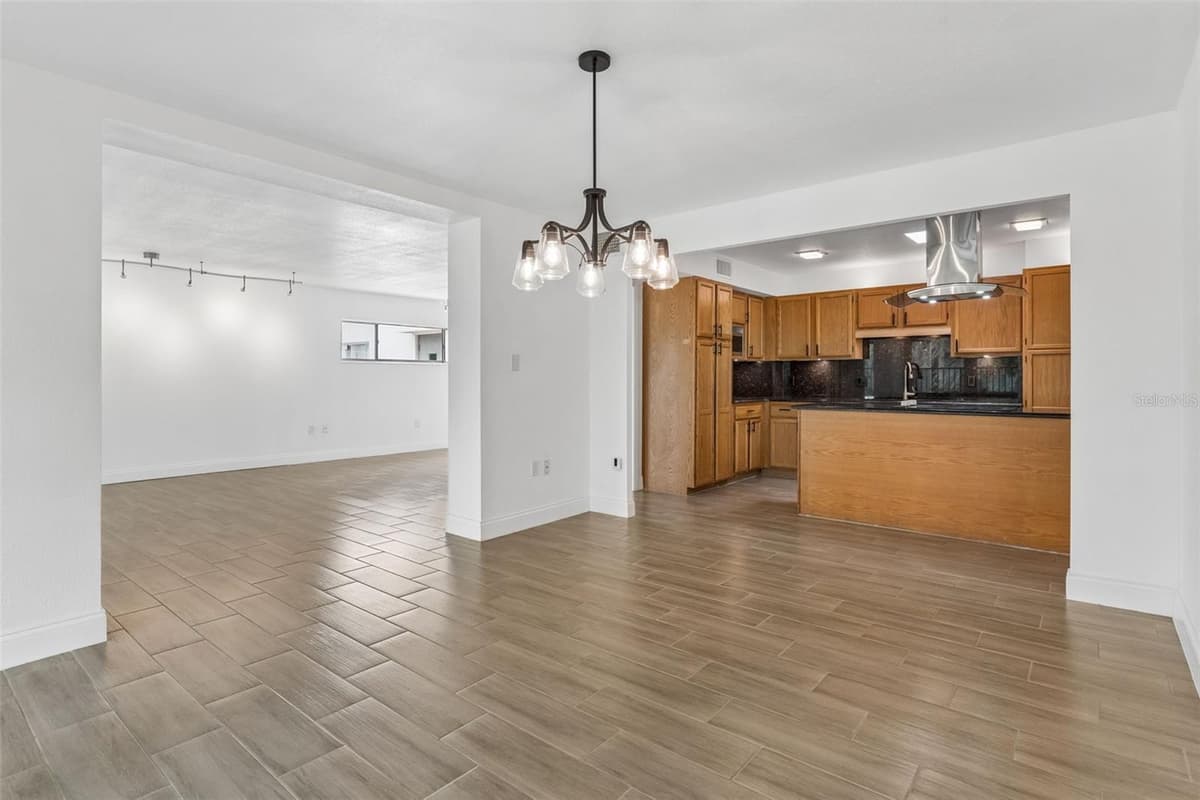 1100 DELANEY AVENUE — photo 12 of 52