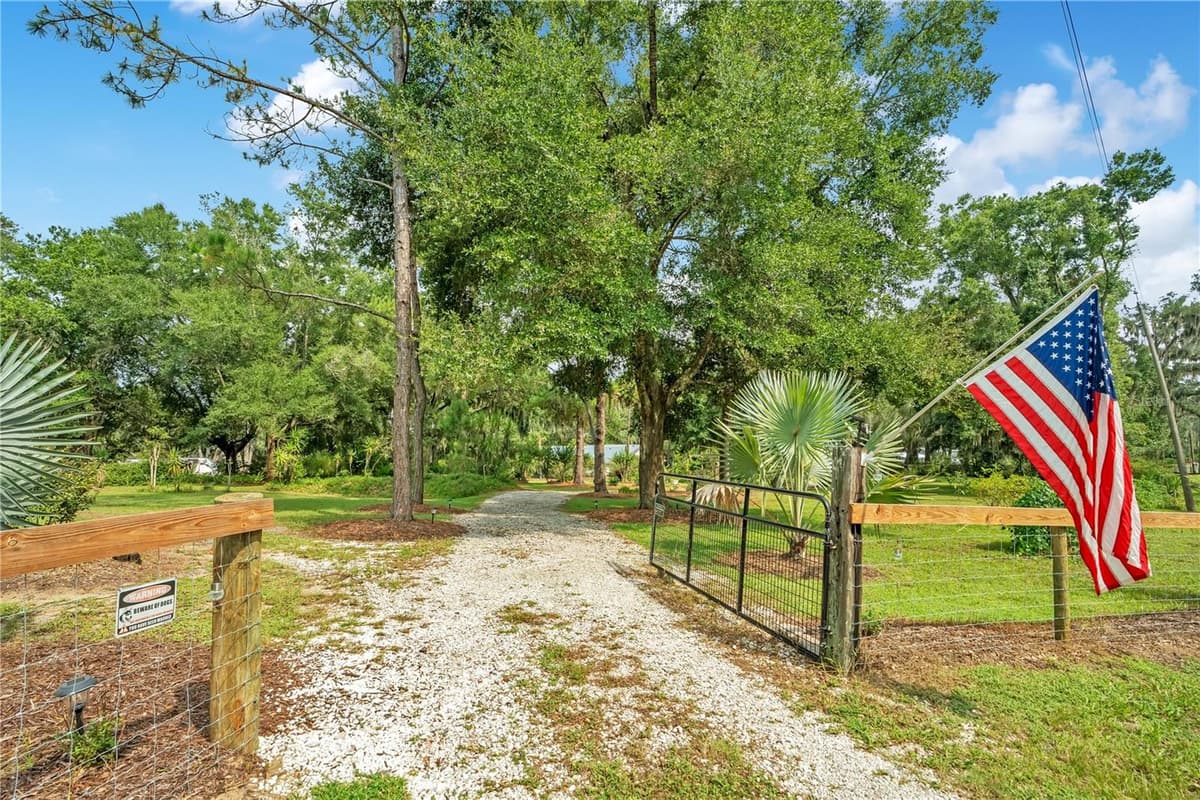 41832 CARRIE LANE — photo 4 of 80