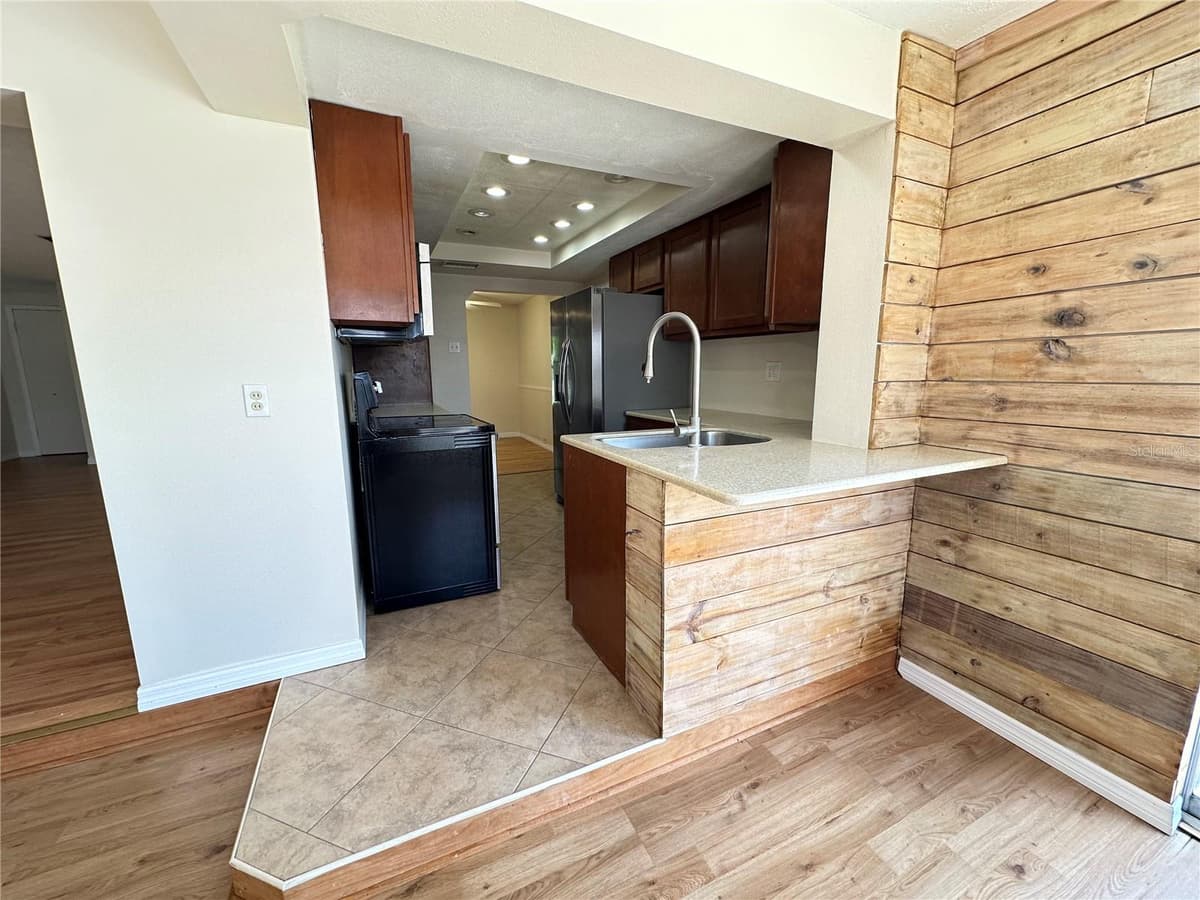 3313 BRIAR CLIFF DRIVE — photo 11 of 25
