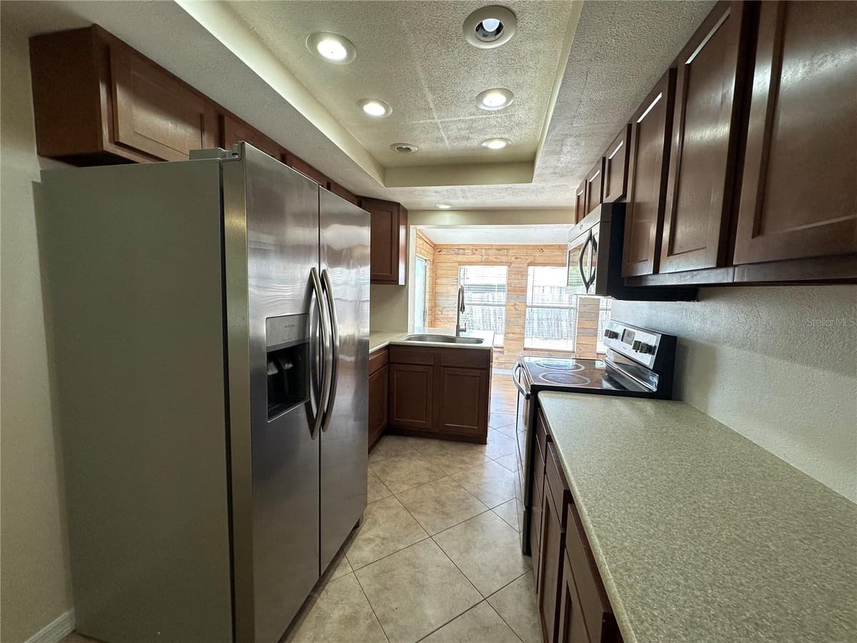 3313 BRIAR CLIFF DRIVE — photo 8 of 25