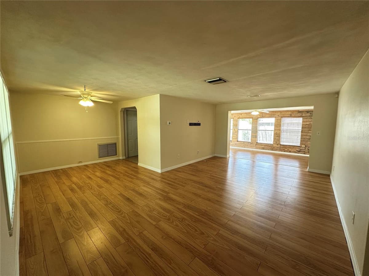 3313 BRIAR CLIFF DRIVE — photo 3 of 25