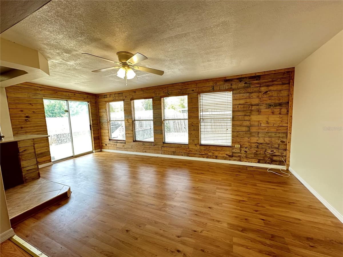 3313 BRIAR CLIFF DRIVE — photo 14 of 25