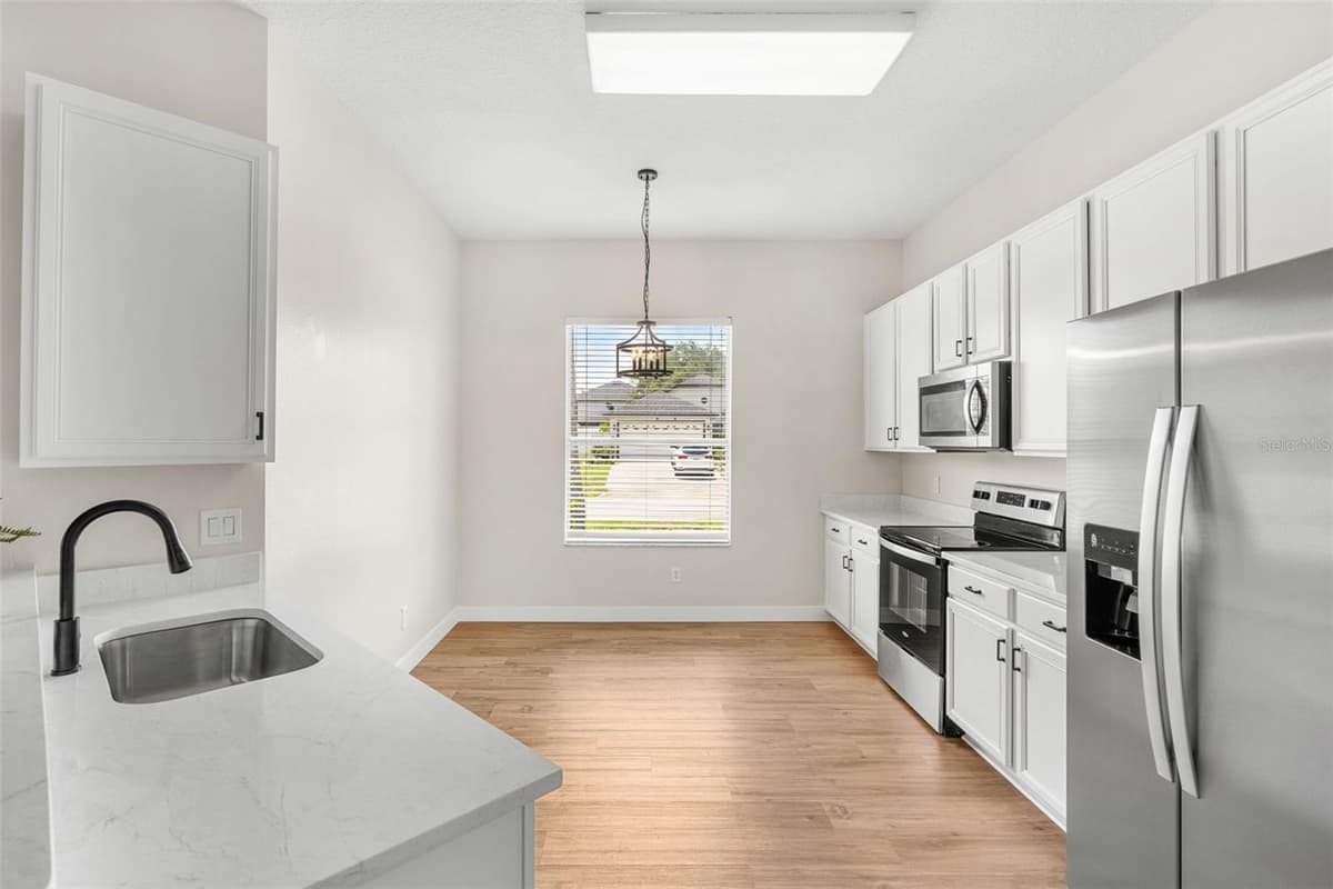 478 SYCAMORE SPRINGS STREET — photo 9 of 42