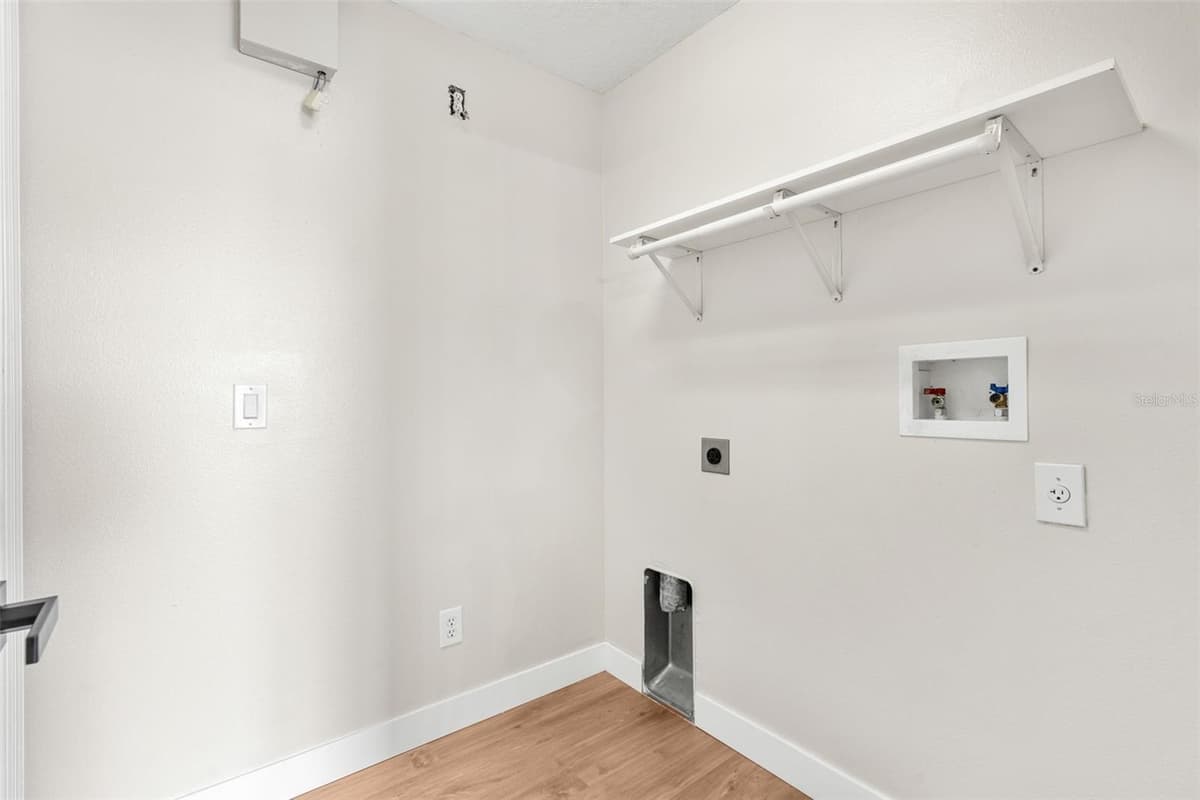 478 SYCAMORE SPRINGS STREET — photo 31 of 42