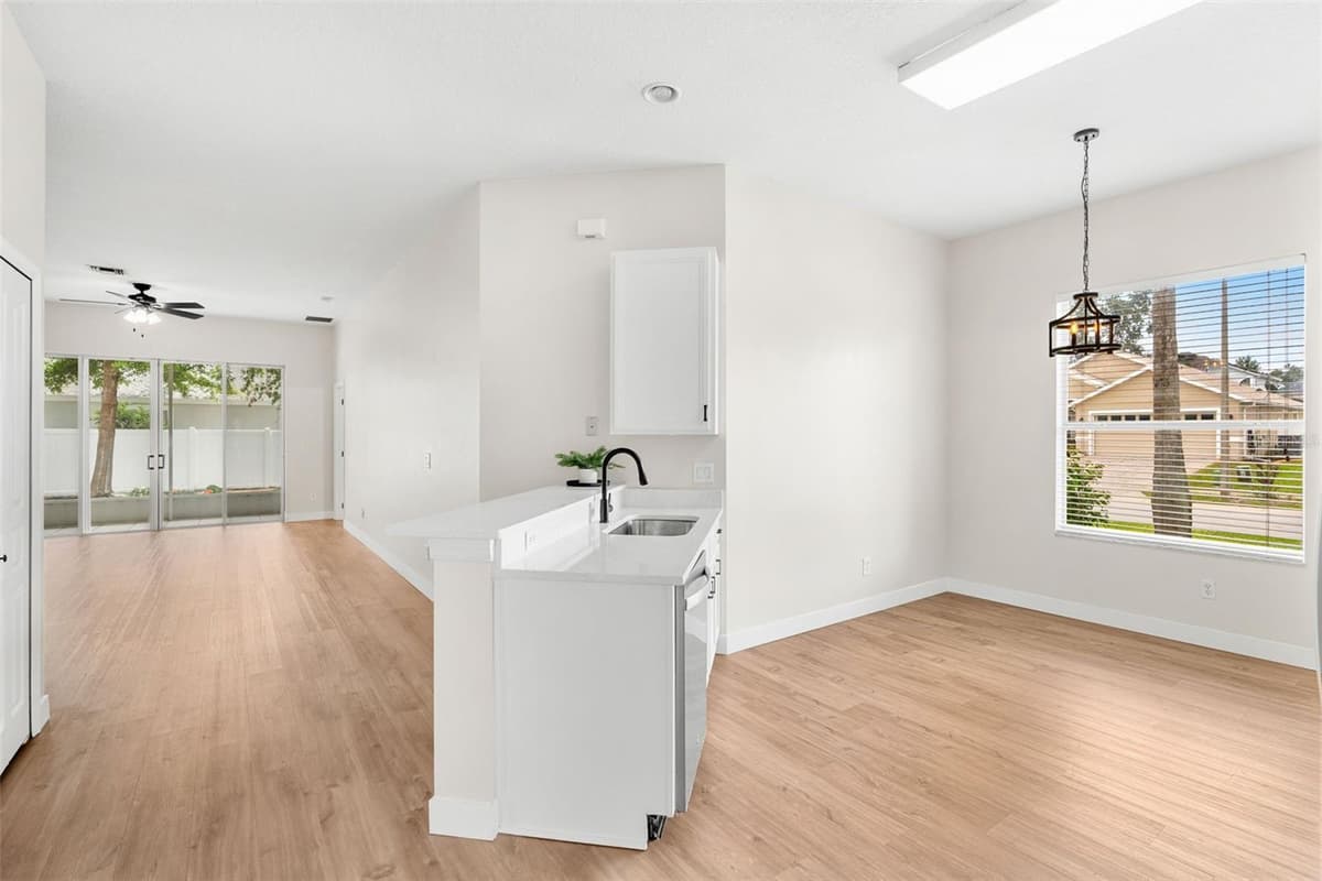 478 SYCAMORE SPRINGS STREET — photo 14 of 42