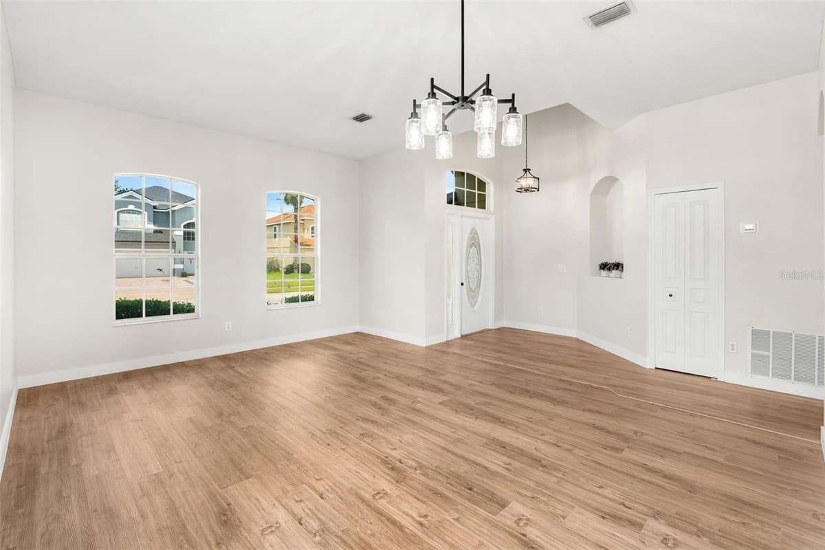 478 SYCAMORE SPRINGS STREET — photo 5 of 42