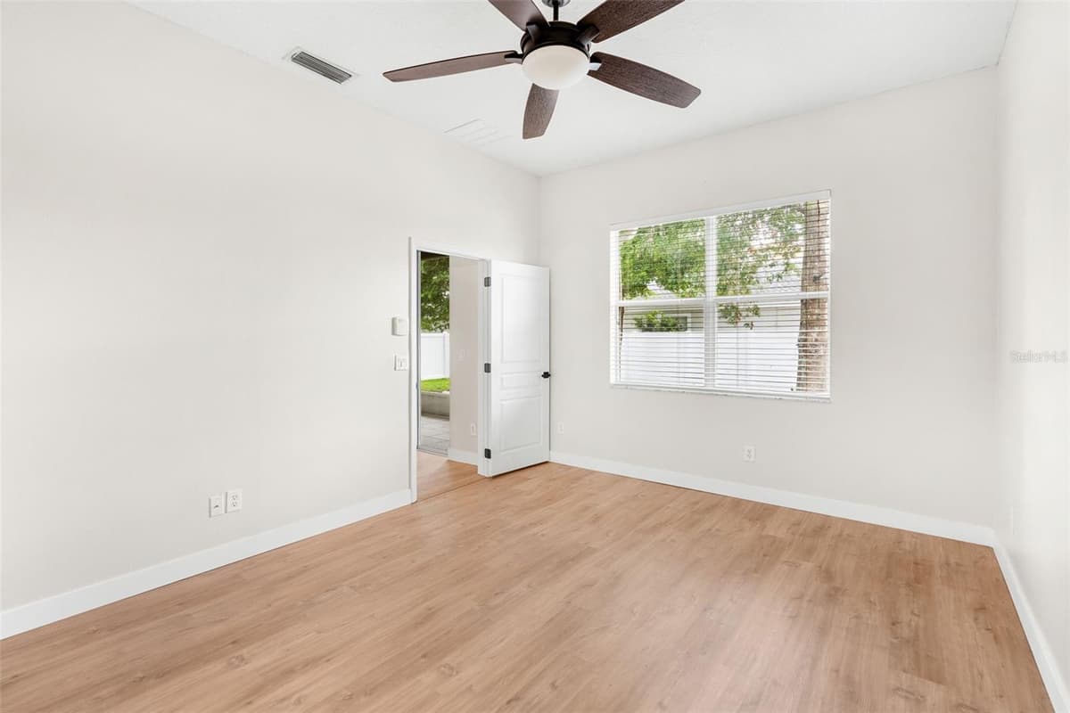 478 SYCAMORE SPRINGS STREET — photo 17 of 42