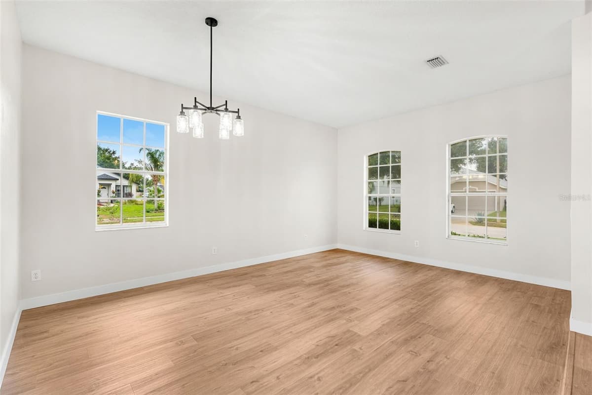 478 SYCAMORE SPRINGS STREET — photo 6 of 42