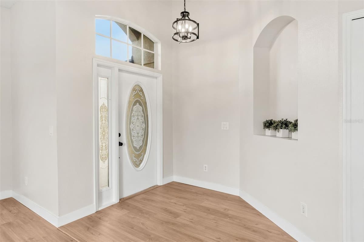 478 SYCAMORE SPRINGS STREET — photo 4 of 42