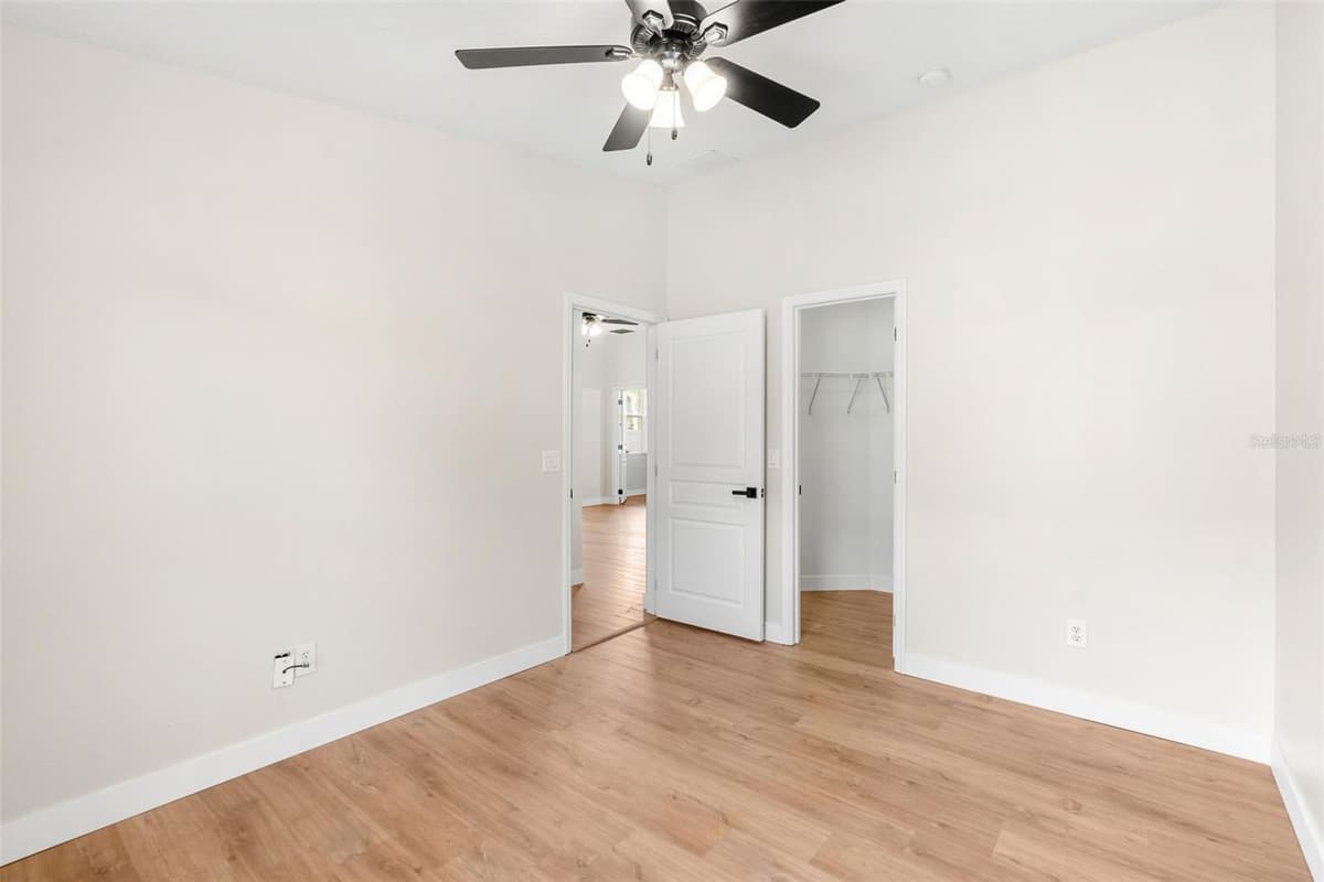 478 SYCAMORE SPRINGS STREET — photo 27 of 42