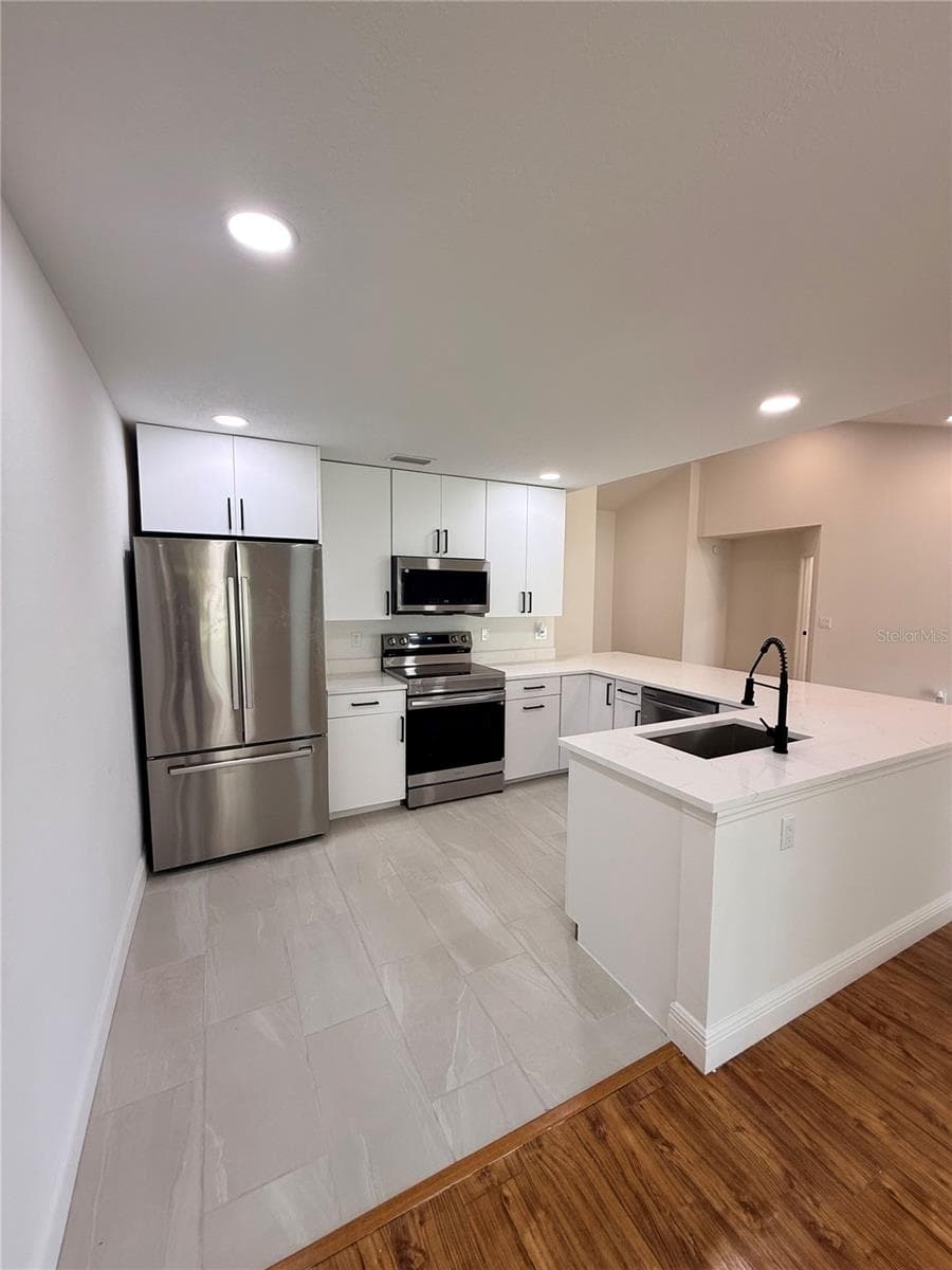 9207 MILL CIRCLE — photo 8 of 24