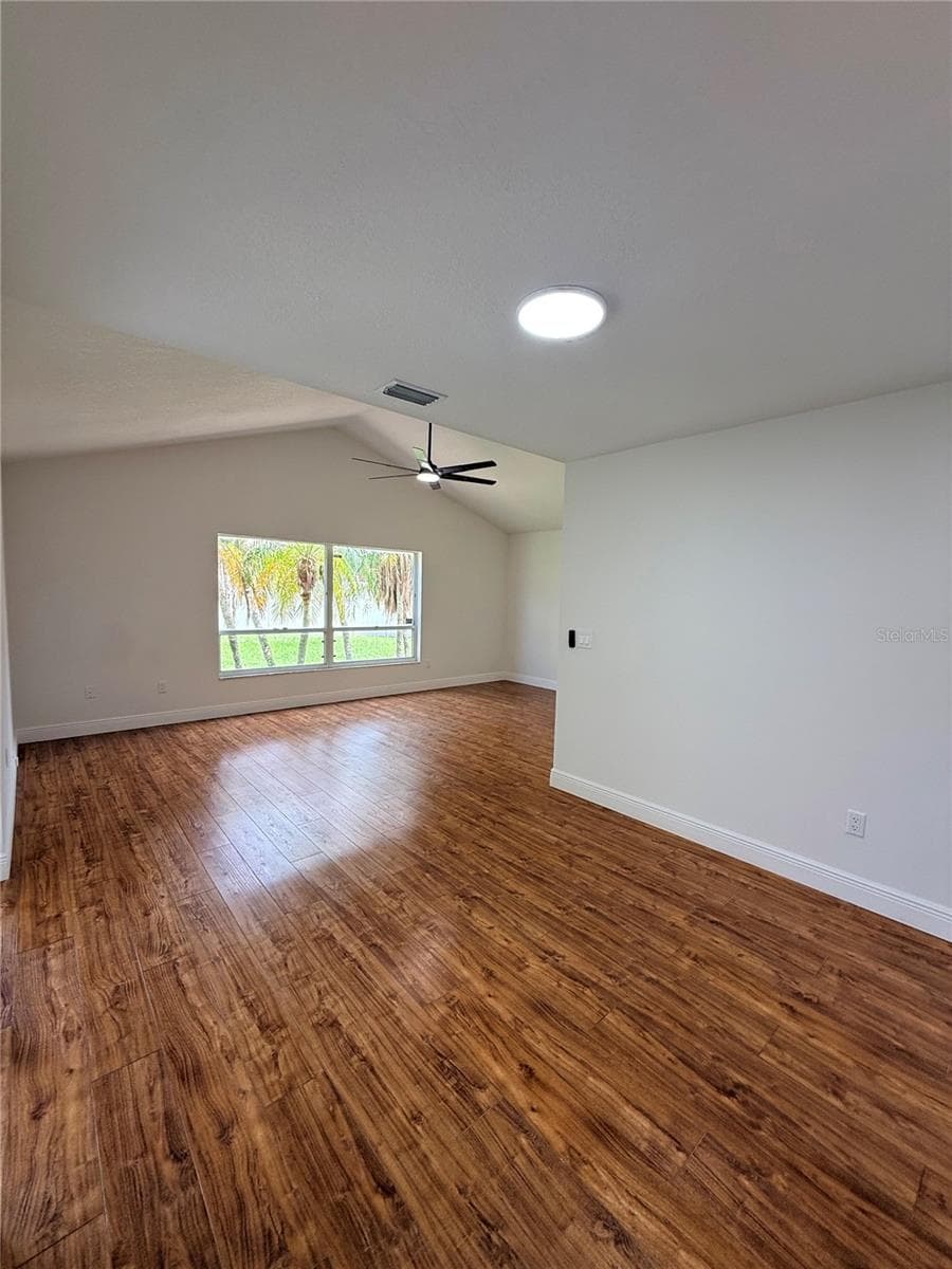 9207 MILL CIRCLE — photo 7 of 24