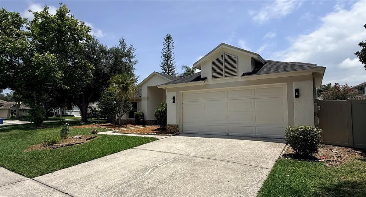 9207 MILL CIRCLE — photo 2 of 24