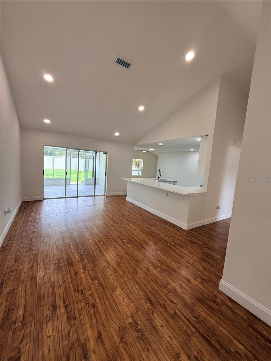 9207 MILL CIRCLE — photo 5 of 24