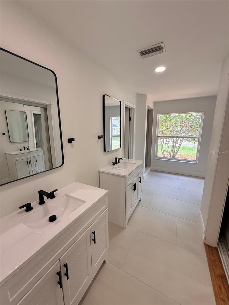 9207 MILL CIRCLE — photo 11 of 24