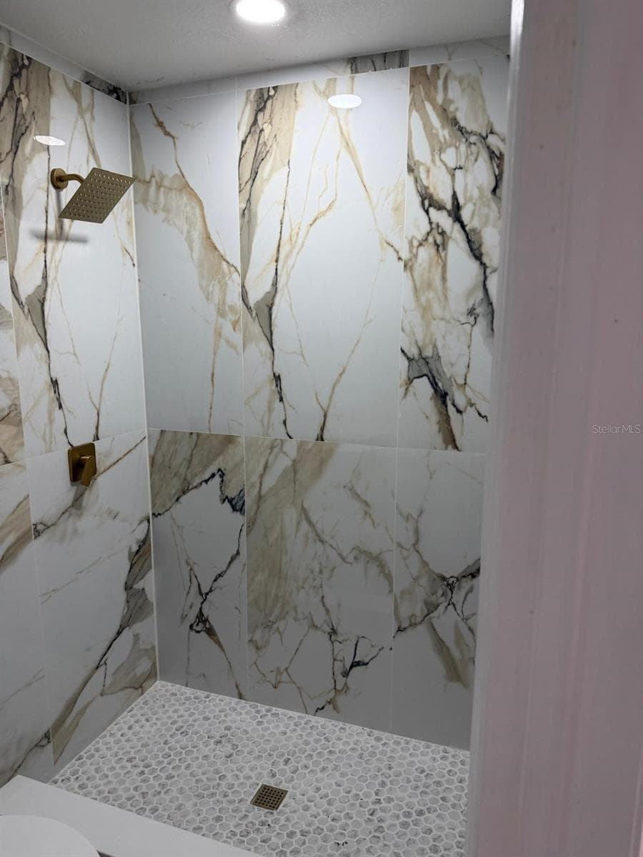 4416 COBIA DRIVE — photo 12 of 79