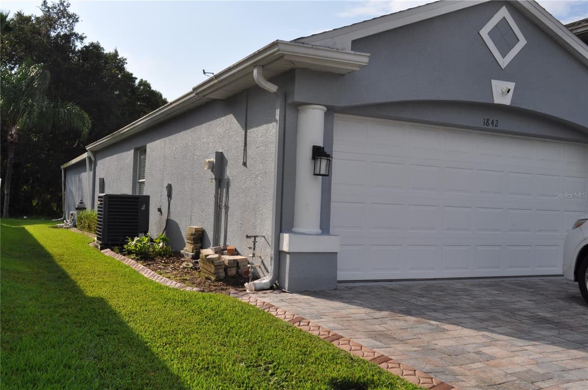 1842 RIDGELAKE COURT — photo 3 of 15