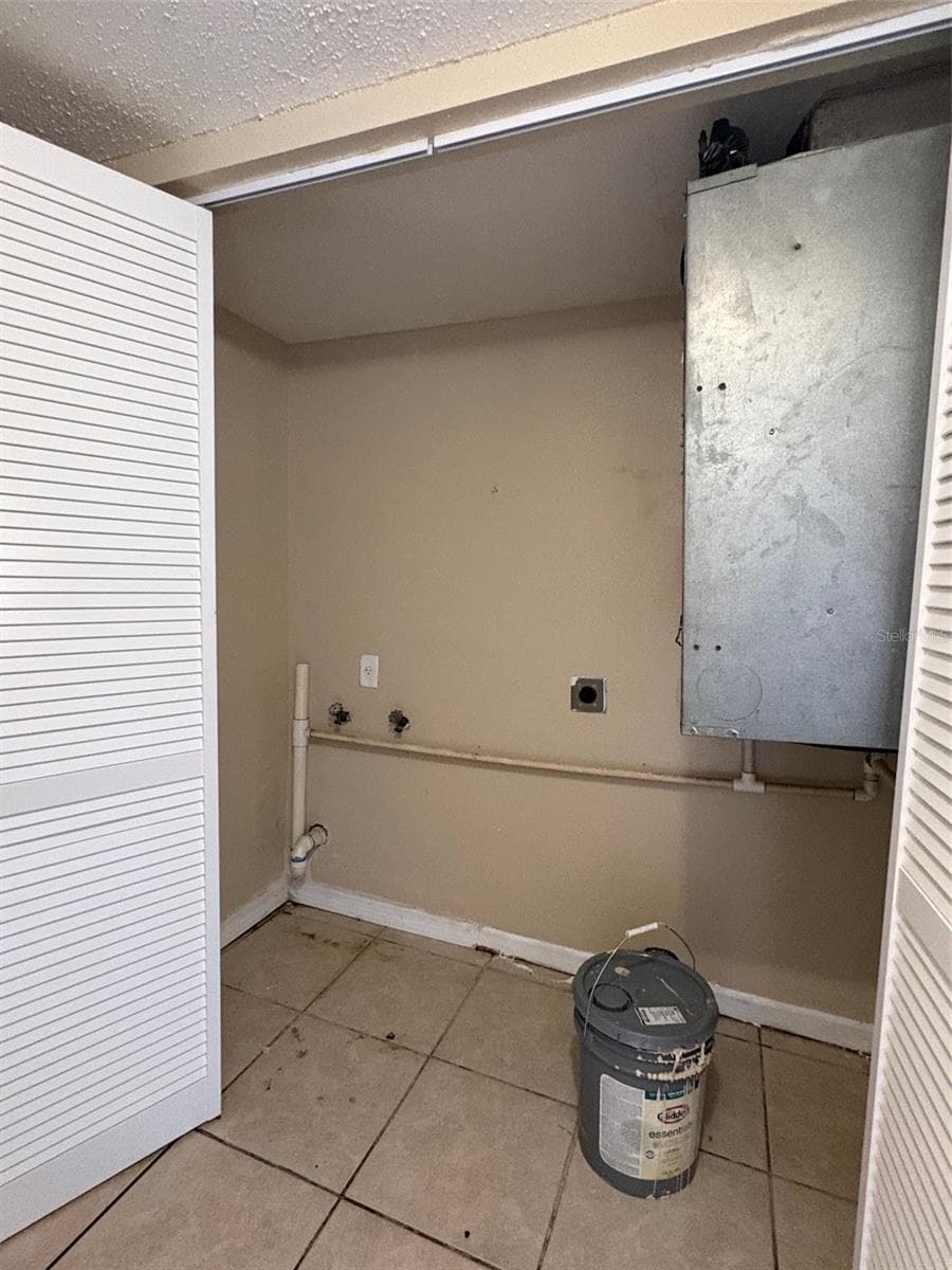 203 POINSETTIA PINE COURT — photo 11 of 17
