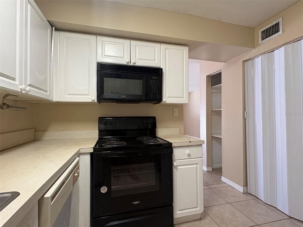 203 POINSETTIA PINE COURT — photo 6 of 17