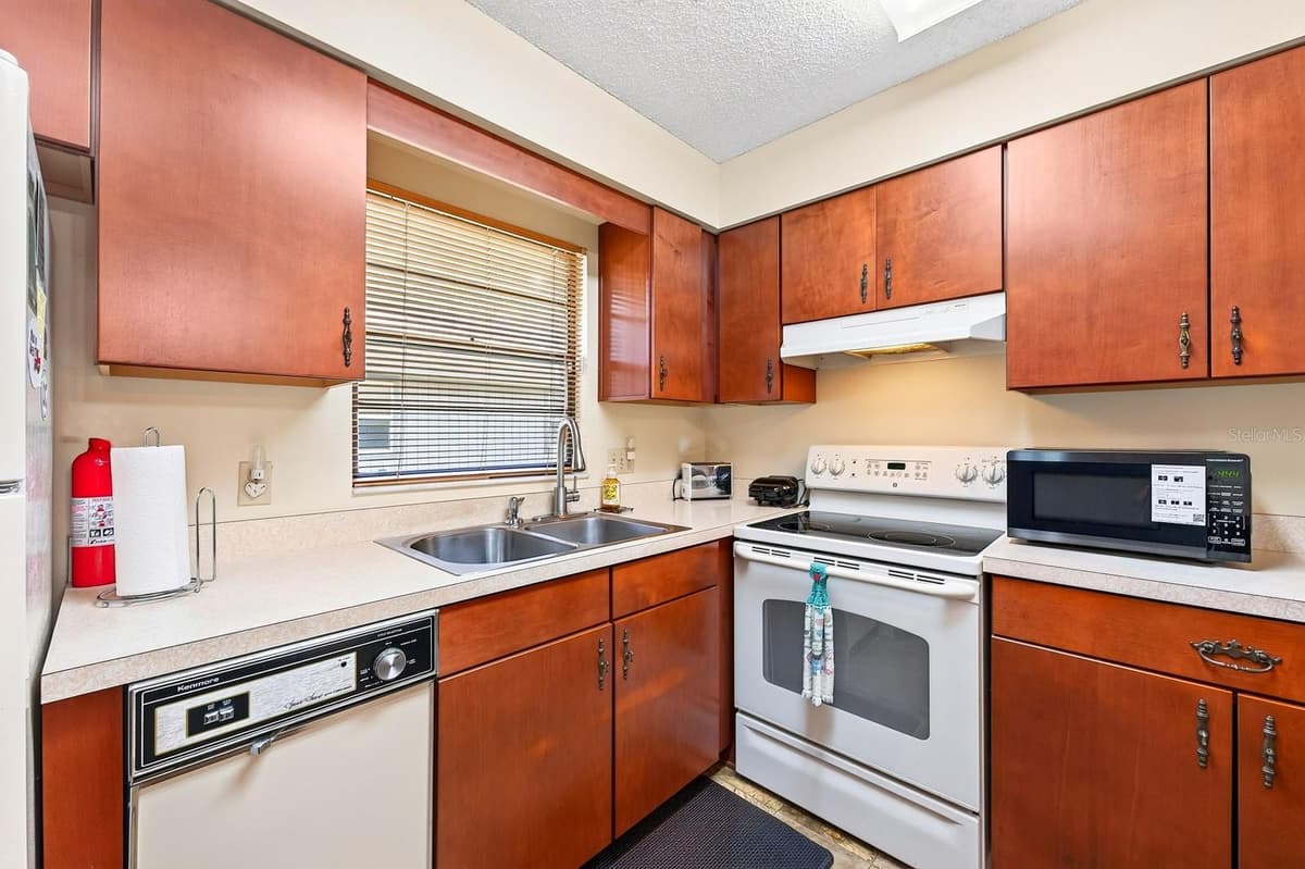 1809 STRICKLAND AVENUE — photo 18 of 40