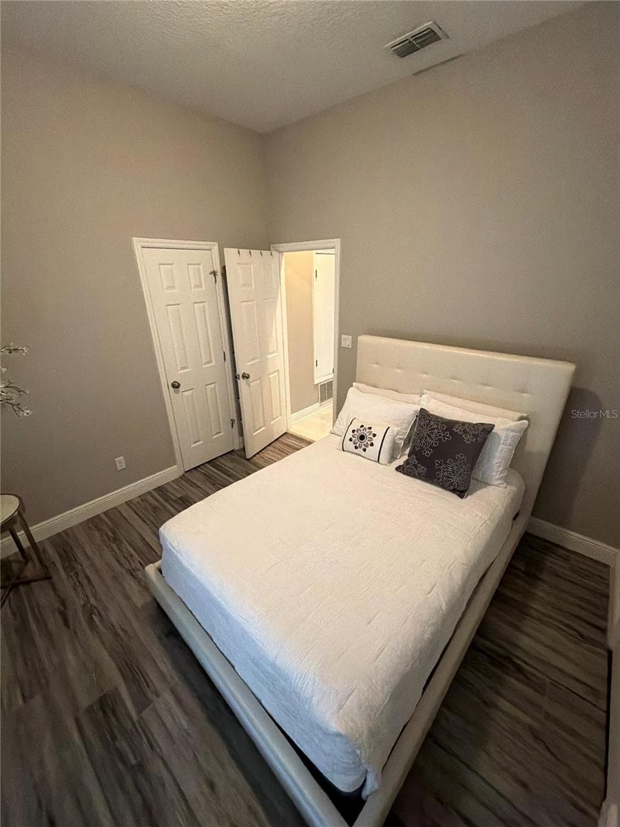 10133 FACET COURT — photo 10 of 20