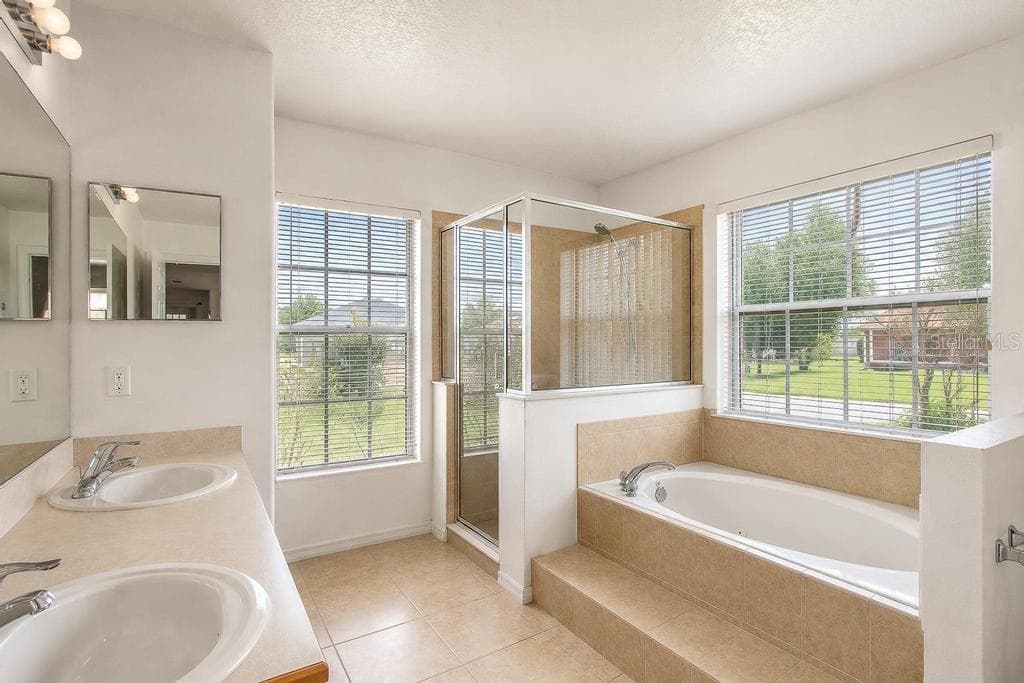 1126 LAVAUR COURT — photo 25 of 48