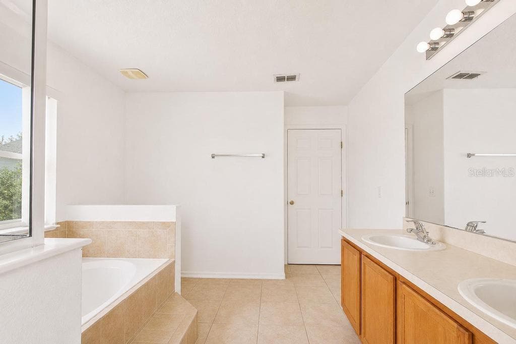 1126 LAVAUR COURT — photo 36 of 48