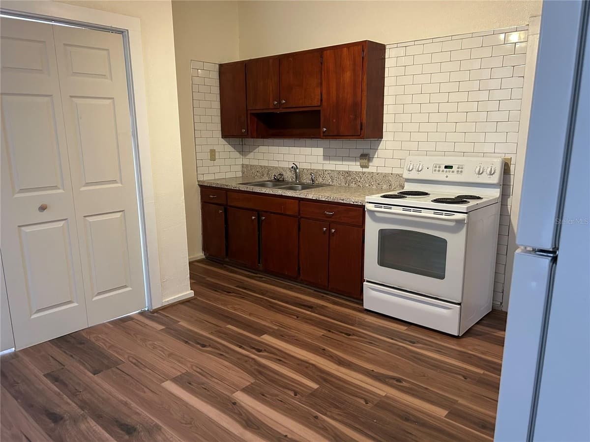 161 2ND AVENUE — photo 3 of 13