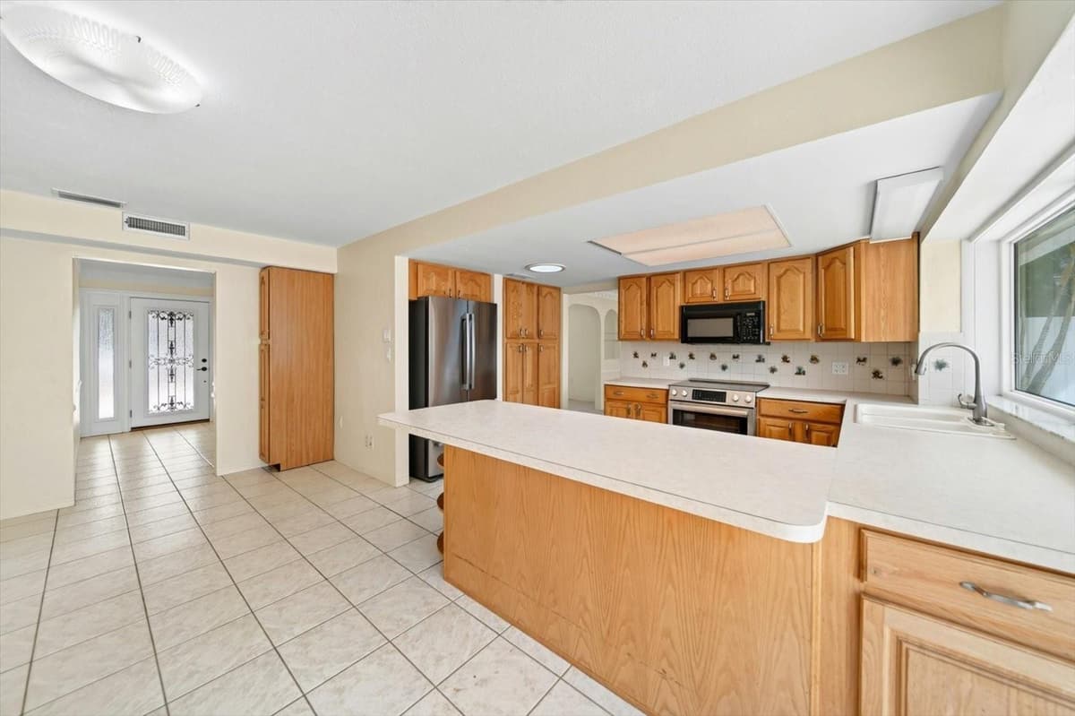 230 TESSIER DRIVE — photo 12 of 38