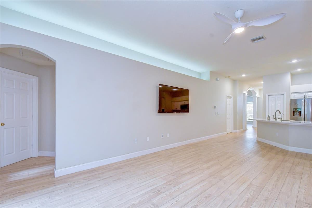 19707 ELLENDALE DRIVE — photo 31 of 64