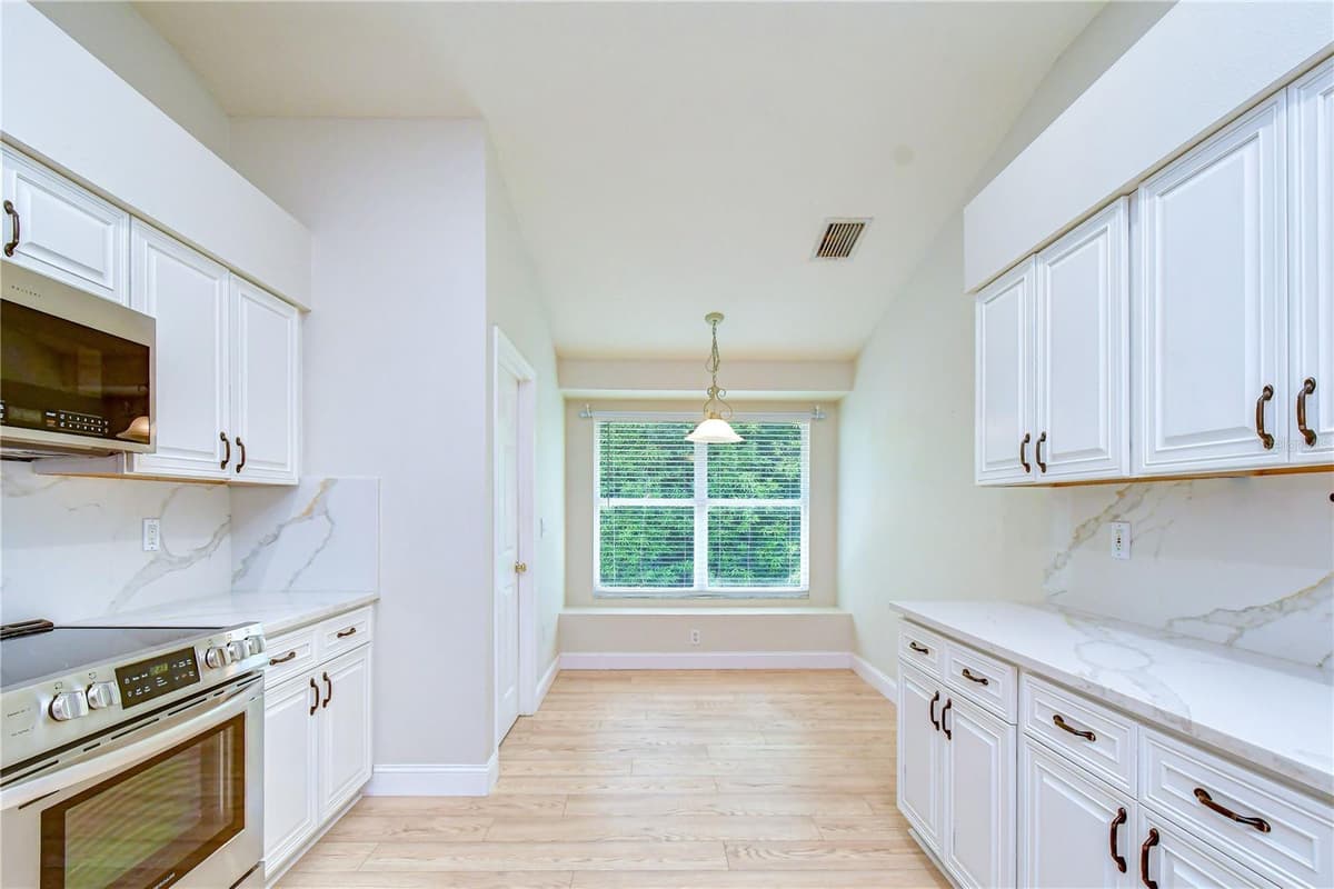 19707 ELLENDALE DRIVE — photo 13 of 64