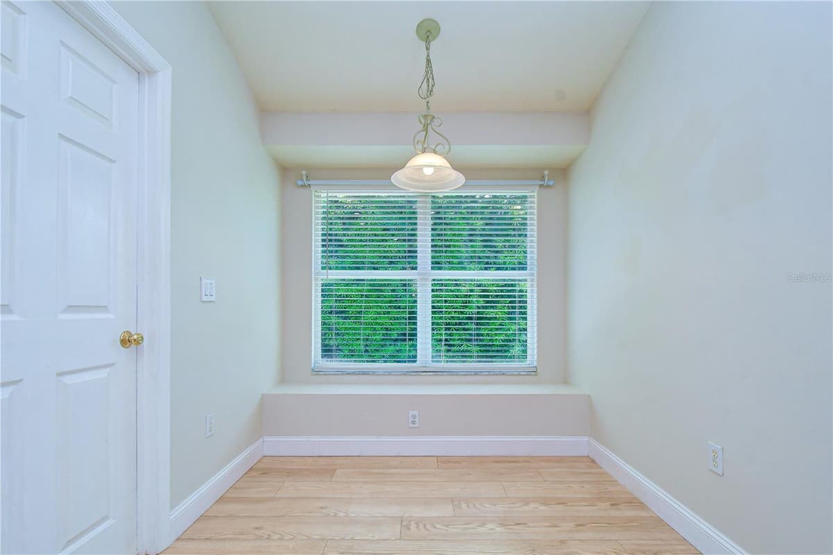 19707 ELLENDALE DRIVE — photo 14 of 64