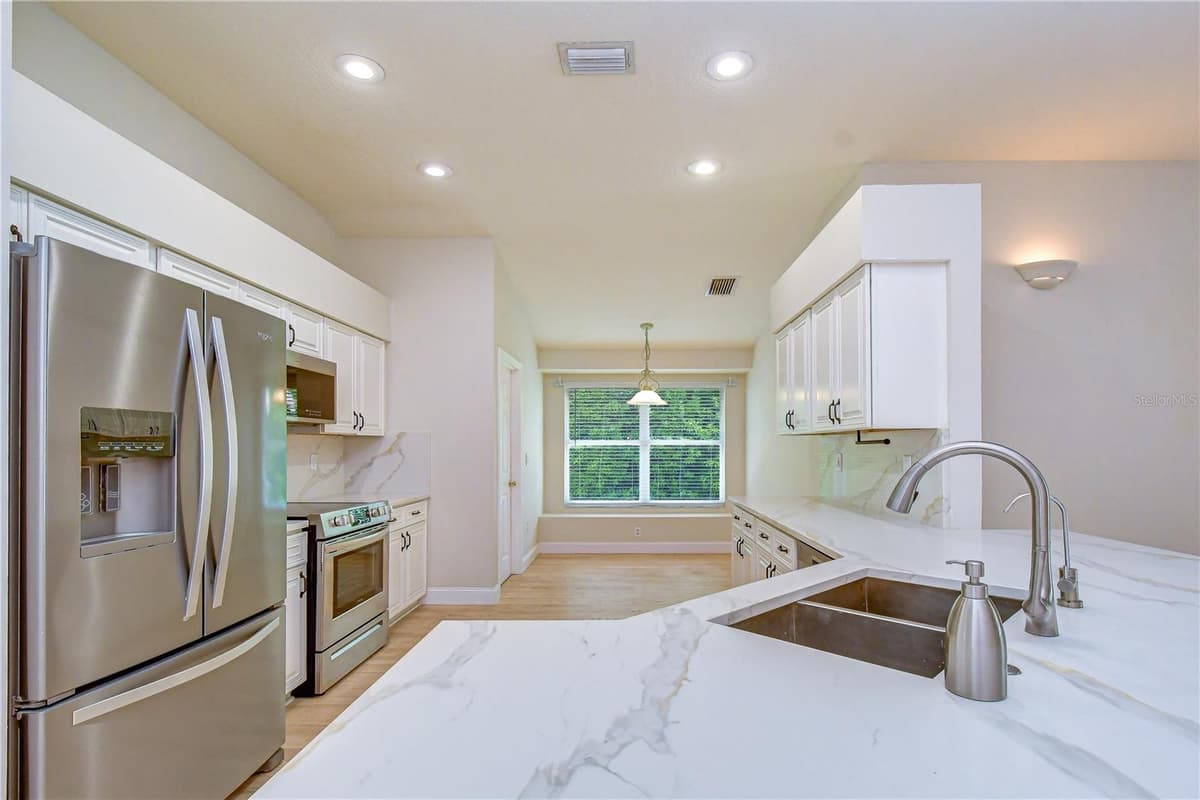 19707 ELLENDALE DRIVE — photo 11 of 64