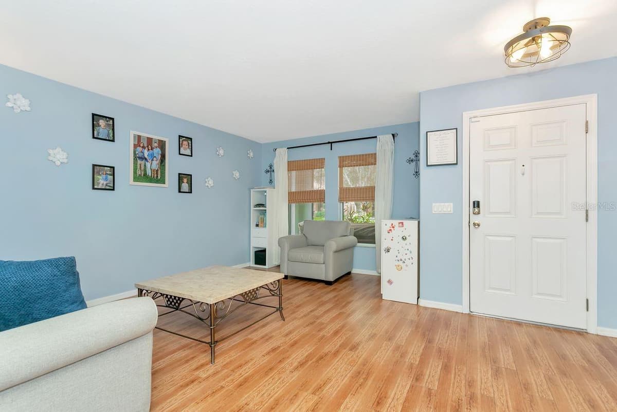 6818 WATERTON DRIVE — photo 7 of 67