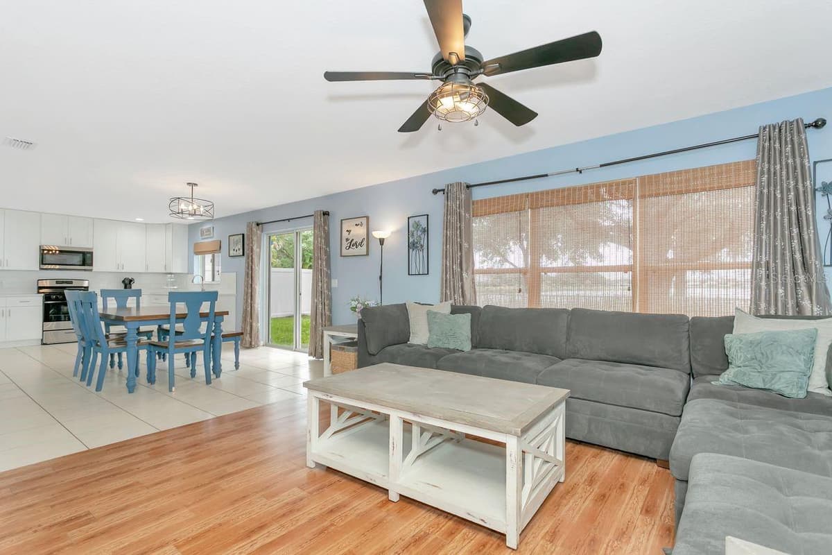 6818 WATERTON DRIVE — photo 32 of 67