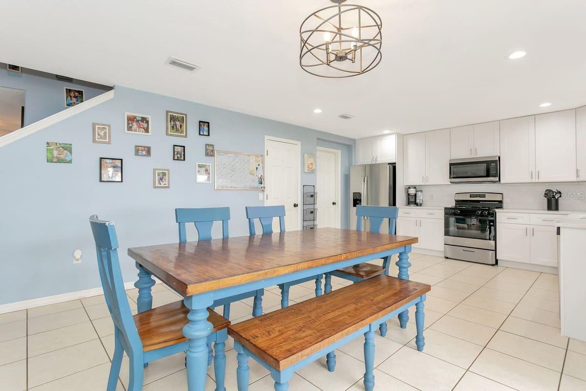6818 WATERTON DRIVE — photo 11 of 67
