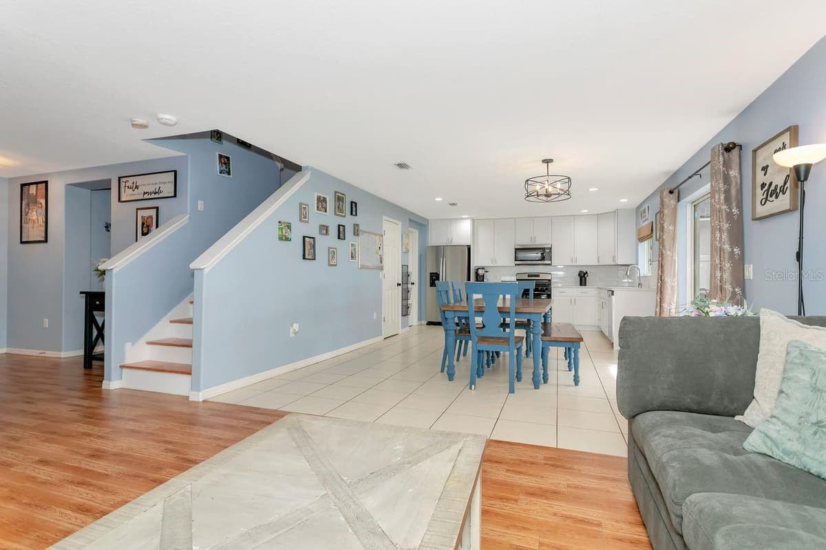 6818 WATERTON DRIVE — photo 10 of 67