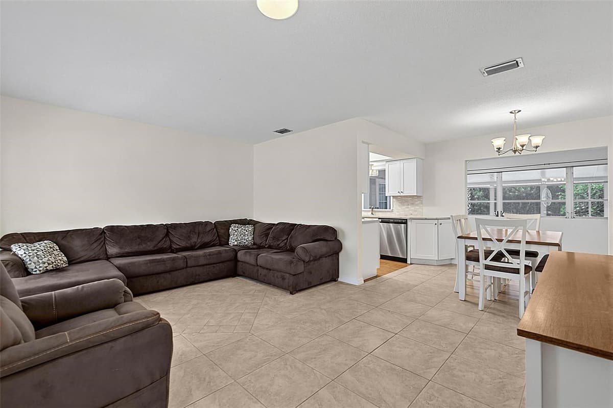 2448 DAYTONA AVENUE — photo 8 of 58