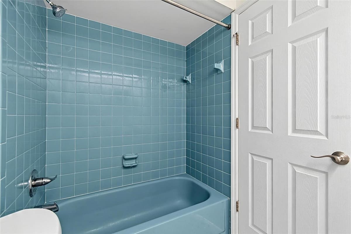 2448 DAYTONA AVENUE — photo 33 of 58