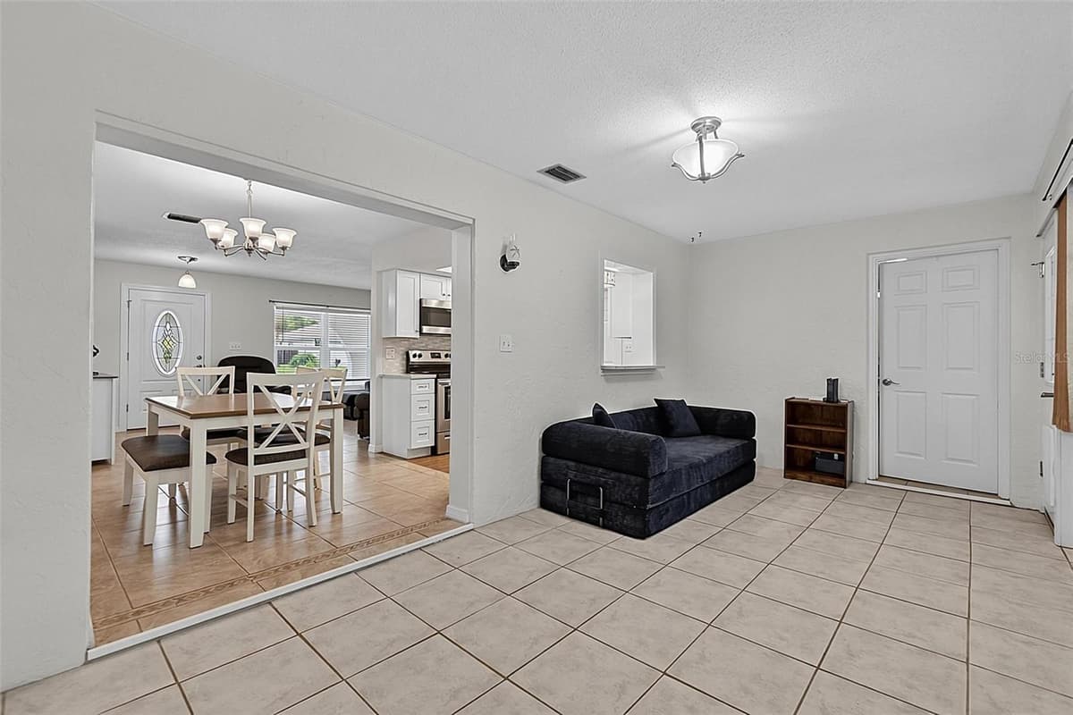 2448 DAYTONA AVENUE — photo 21 of 58