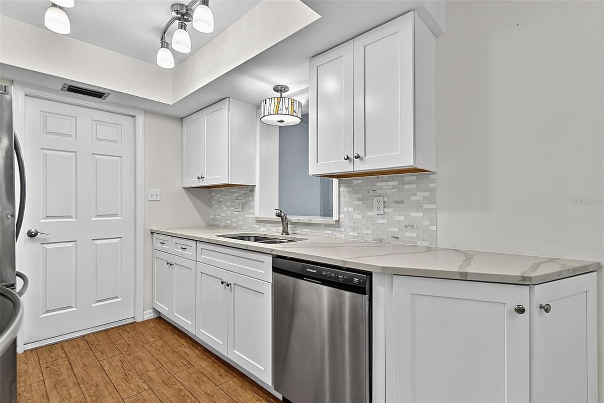 2448 DAYTONA AVENUE — photo 13 of 58