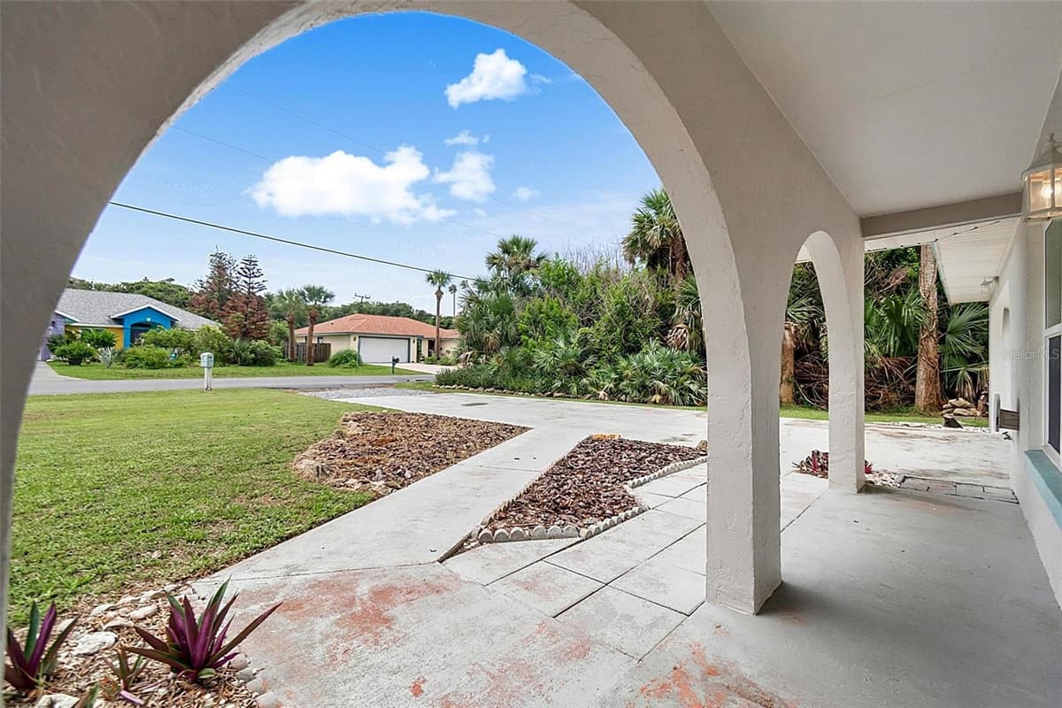 2448 DAYTONA AVENUE — photo 5 of 58