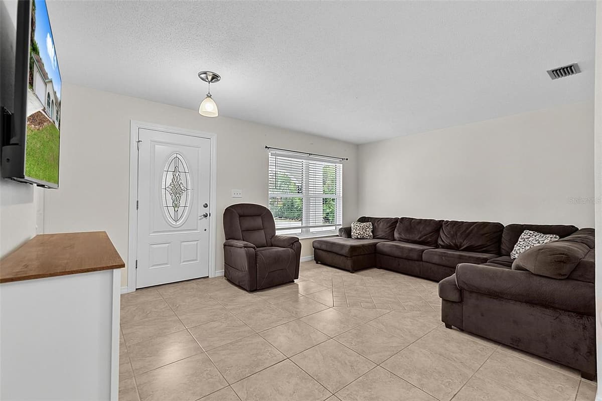 2448 DAYTONA AVENUE — photo 7 of 58