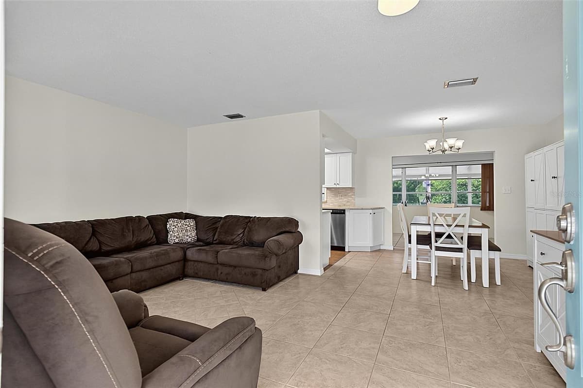 2448 DAYTONA AVENUE — photo 6 of 58