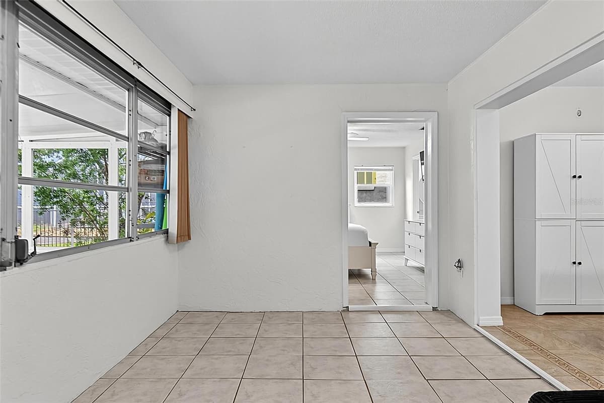 2448 DAYTONA AVENUE — photo 20 of 58