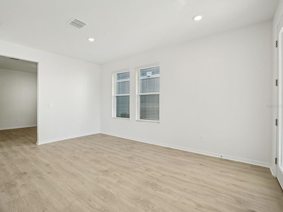 4689 CROSS PRAIRIE PARKWAY — photo 3 of 12