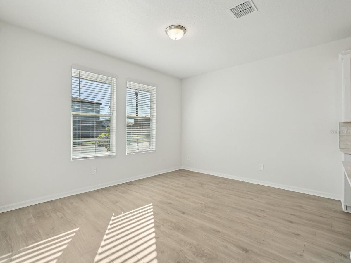 4689 CROSS PRAIRIE PARKWAY — photo 4 of 12
