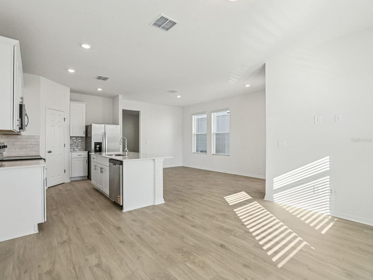 4689 CROSS PRAIRIE PARKWAY — photo 5 of 12